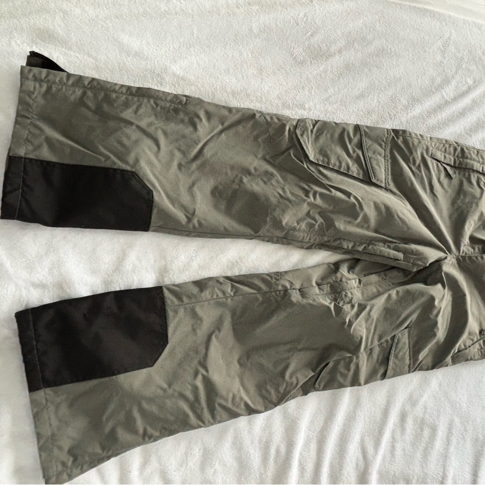 Salomon Men's Gray and Black insulated Ski pants